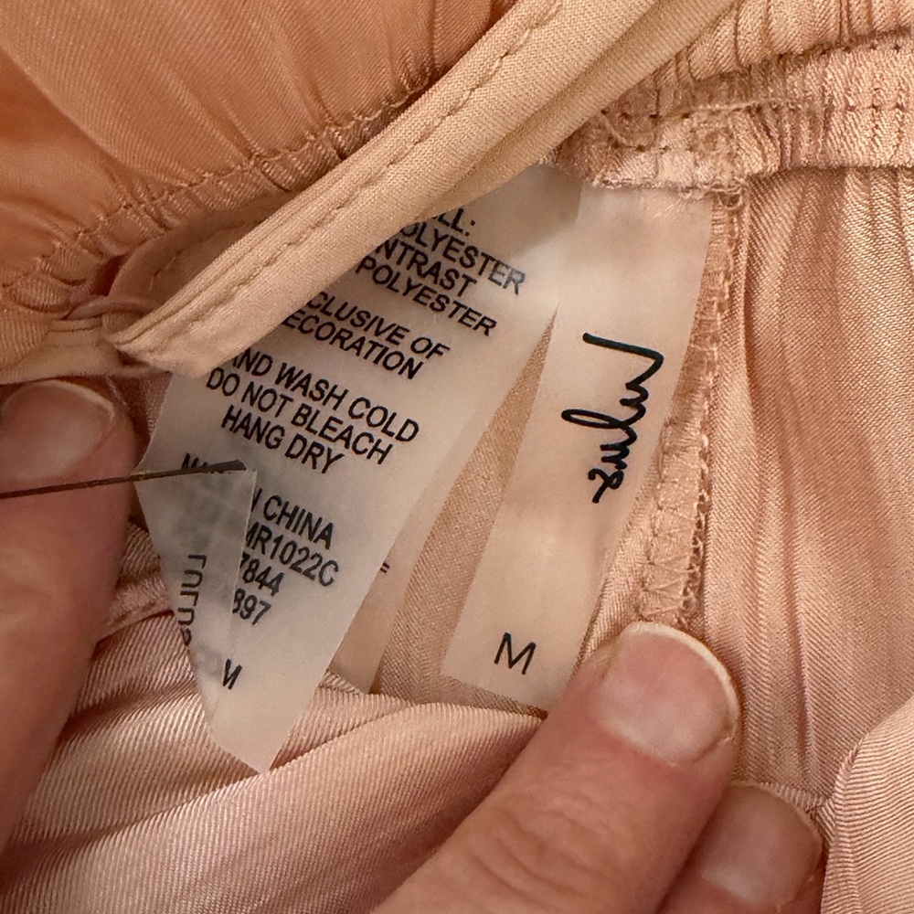 Lulus Rose Gold Metallic Plisse Romper - v Neck Lace Trim Lingerie Sz Medium NWT - Picture 7 of 7